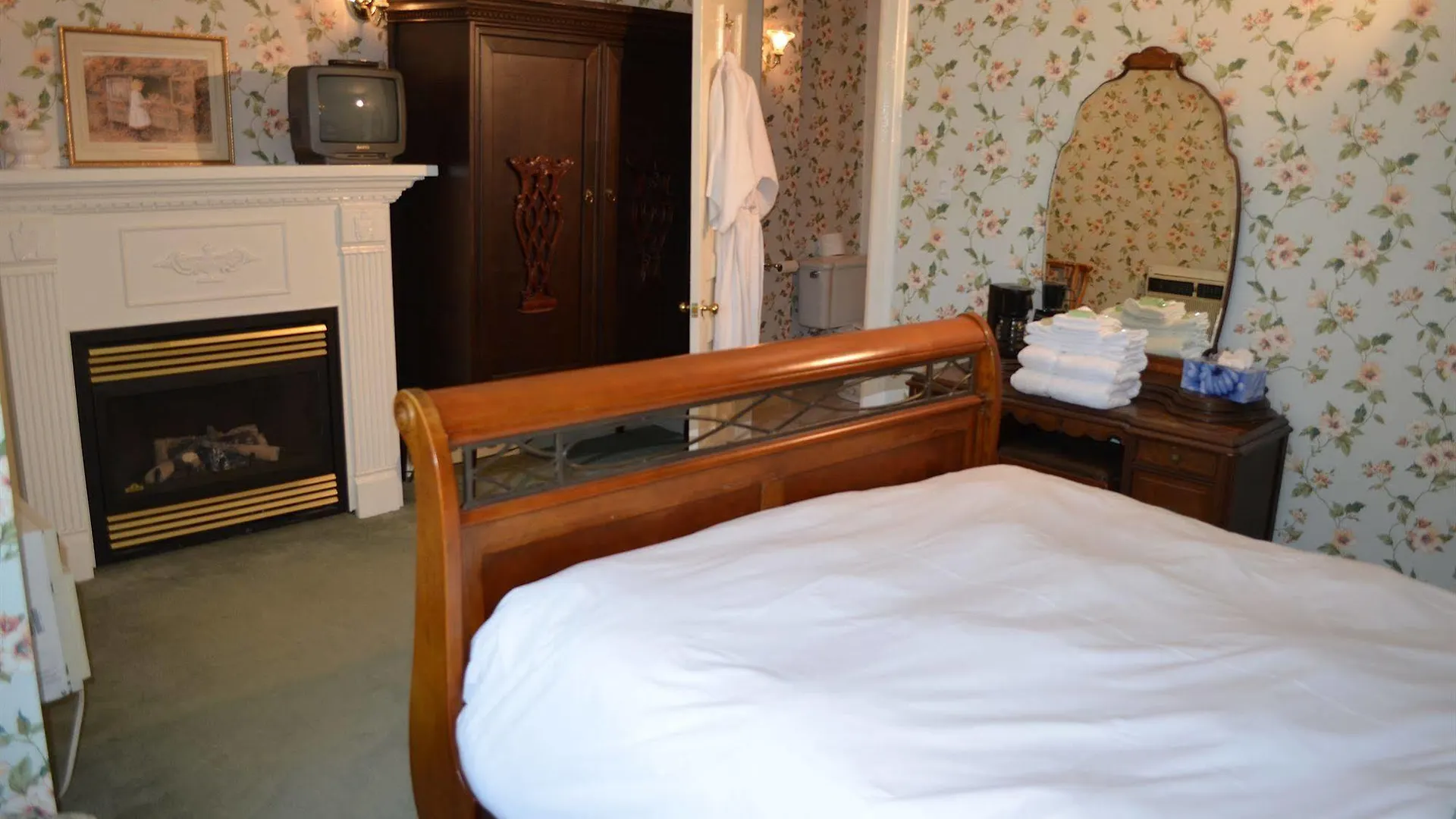 Bedham Hall B&B Niagara Falls Canada